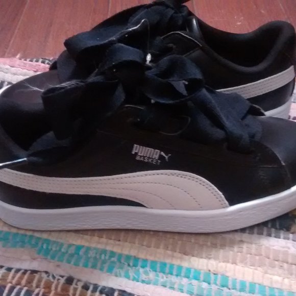Ribbon Lace Puma Sneakers - Picture 1 of 10